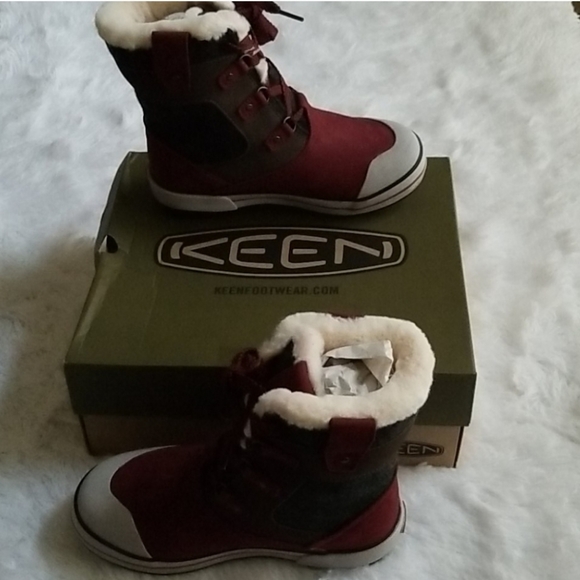 KEEN Elsa Pinot Noir Premium Snow Boot - Picture 12 of 16